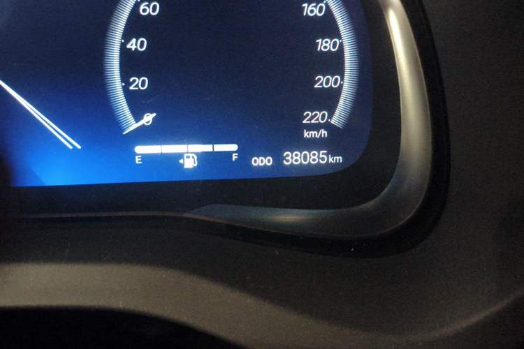 Used Toyota Venza 2023 2.5L Smart Electric Hybrid Dual-Drive Prestige Version Odometer Close Up