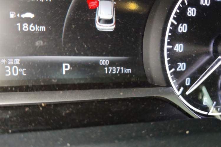 Used Toyota Venza 2023 2.0L CVT Two-Wheel Drive Luxury Edition Odometer Close Up