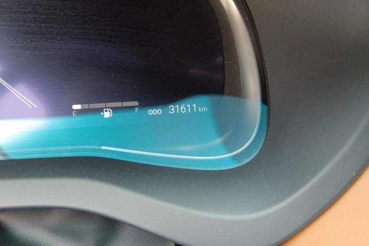 Used Toyota Venza 2023 2.0L CVT Two-Wheel Drive Prestige Version Odometer Close Up