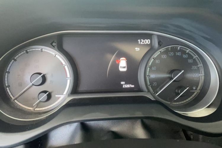 Used Toyota Venza 2023 2.0L CVT Two-Wheel Drive Luxury Edition Odometer Close Up