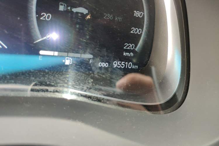 Used Toyota Venza 2023 2.5L Smart Electric Hybrid Dual-Drive Prestige Version Odometer Close Up