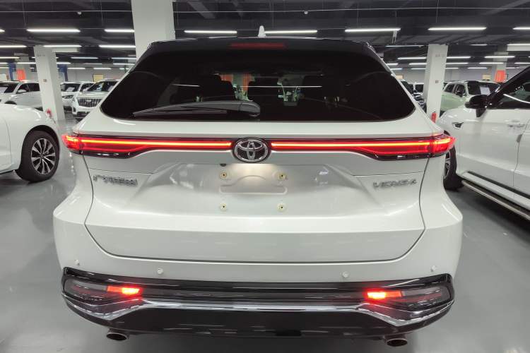 Used Toyota Venza 2023 2.0L CVT Two-Wheel Drive Prestige Version Rear