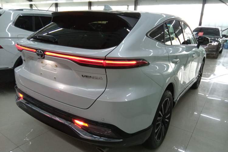 Used Toyota Venza 2023 2.0L CVT Two-Wheel Drive Prestige Version Rear Right 45 Deg