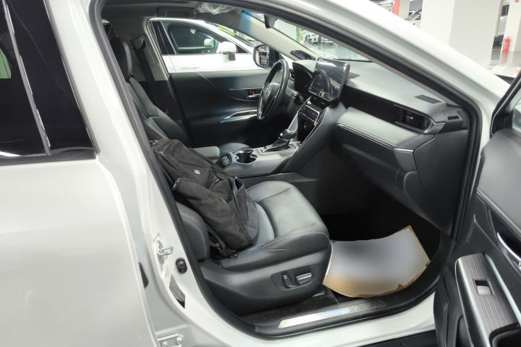 Used Toyota Venza 2023 2.0L CVT Two-Wheel Drive Prestige Version Right Front Seat
