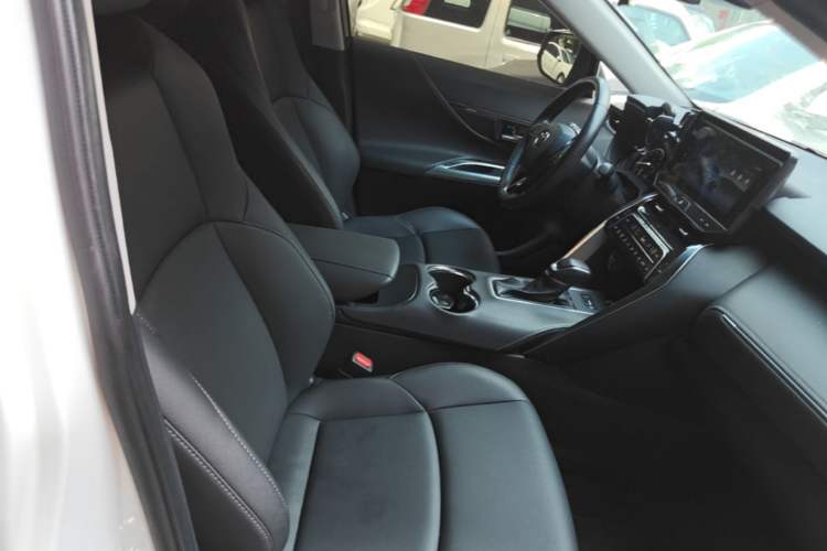 Used Toyota Venza 2023 2.0L CVT Two-Wheel Drive Luxury Edition Right Front Seat