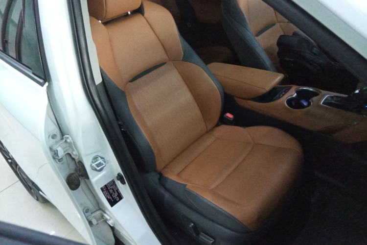 Used Toyota Venza 2023 2.0L CVT Two-Wheel Drive Prestige Version Right Front Seat
