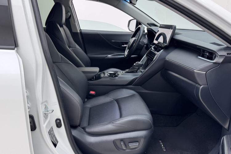 Used Toyota Venza 2023 2.0L CVT Two-Wheel Drive Prestige Version Right Front Seat