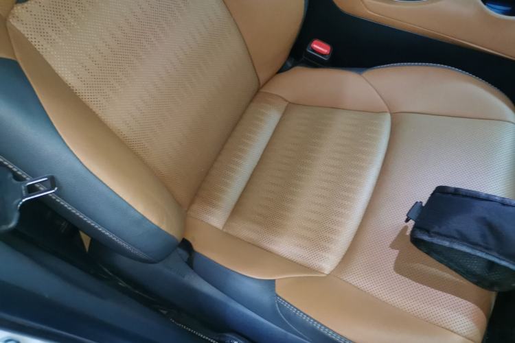 Used Toyota Venza 2023 2.0L CVT Two-Wheel Drive Prestige Version Right Front Seat
