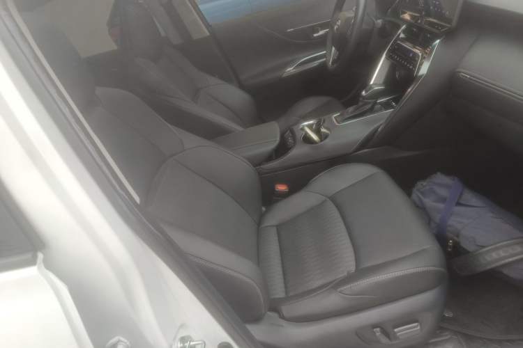 Used Toyota Venza 2023 2.0L CVT Two-Wheel Drive Prestige Version Right Front Seat