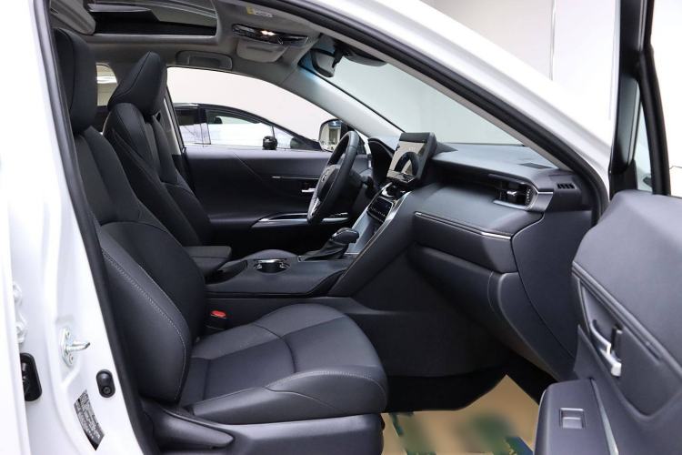 Used Toyota Venza 2023 2.0L CVT Two-Wheel Drive Luxury Edition Right Front Seat