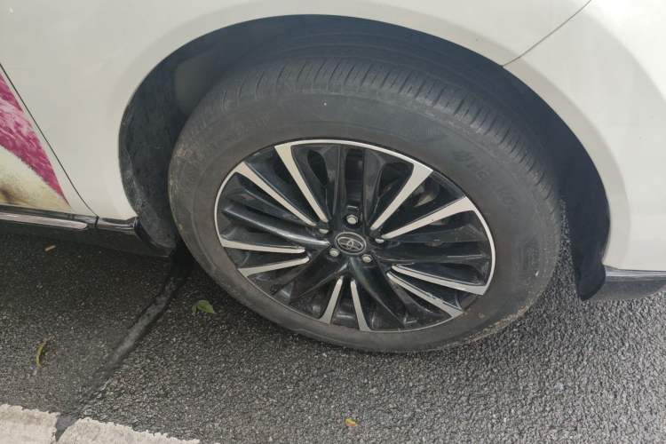 Used Toyota Venza 2023 2.0L CVT Two-Wheel Drive Prestige Version Right Front Wheel Hub