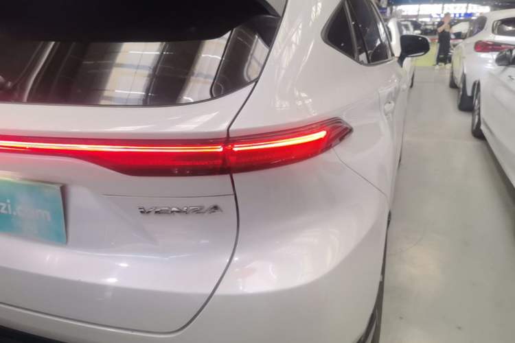 Used Toyota Venza 2023 2.0L CVT Two-Wheel Drive Luxury Edition Right Rear Taillight