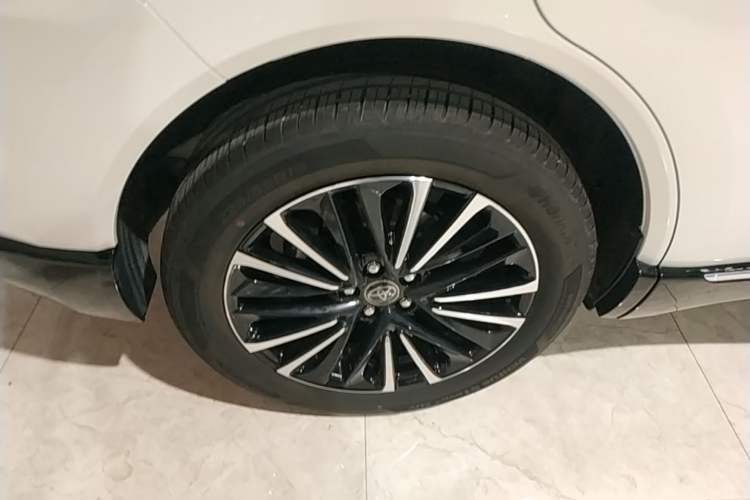Used Toyota Venza 2023 2.0L CVT Two-Wheel Drive Prestige Version Right Rear Wheel Hub