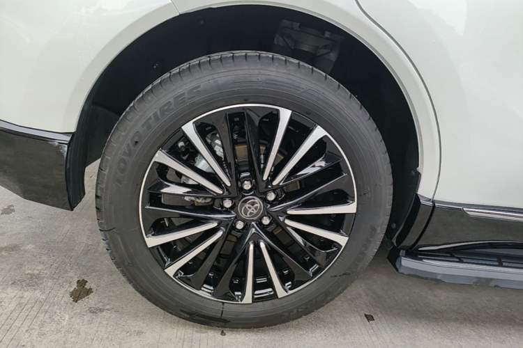 Used Toyota Venza 2023 2.0L CVT Two-Wheel Drive Prestige Version Right Rear Wheel Hub