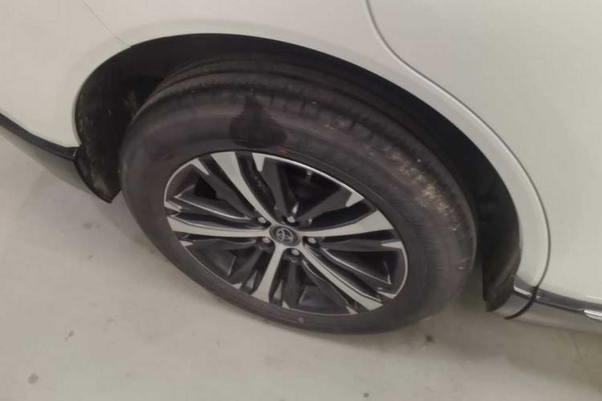 Used Toyota Venza 2023 2.0L CVT Two-Wheel Drive Luxury Edition Right Rear Wheel Hub