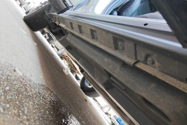 Used Toyota Venza 2023 2.0L CVT Two-Wheel Drive Luxury Edition Right Side Sill