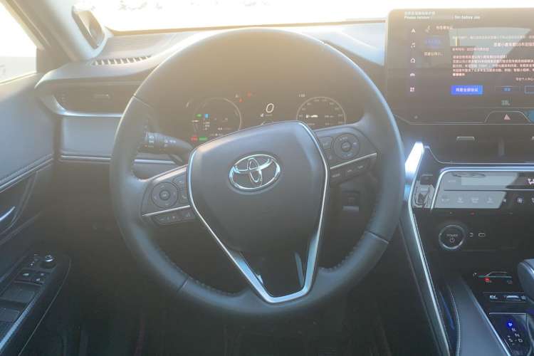 Used Toyota Venza 2023 2.5L Smart Electric Hybrid Dual-Drive Prestige Version Steering Wheel