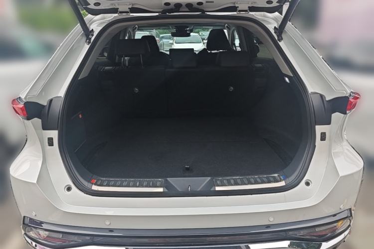 Used Toyota Venza 2023 2.0L CVT Two-Wheel Drive Prestige Version Trunk