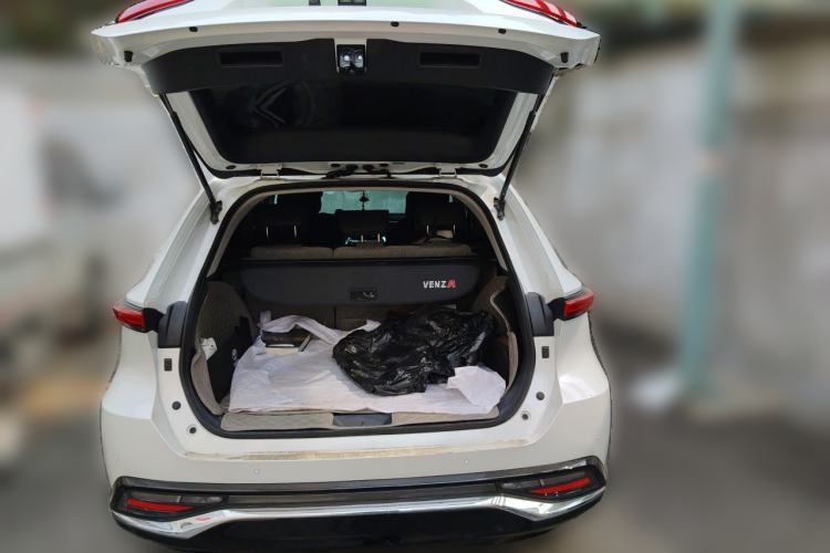 Used Toyota Venza 2023 2.0L CVT Two-Wheel Drive Luxury Edition Trunk