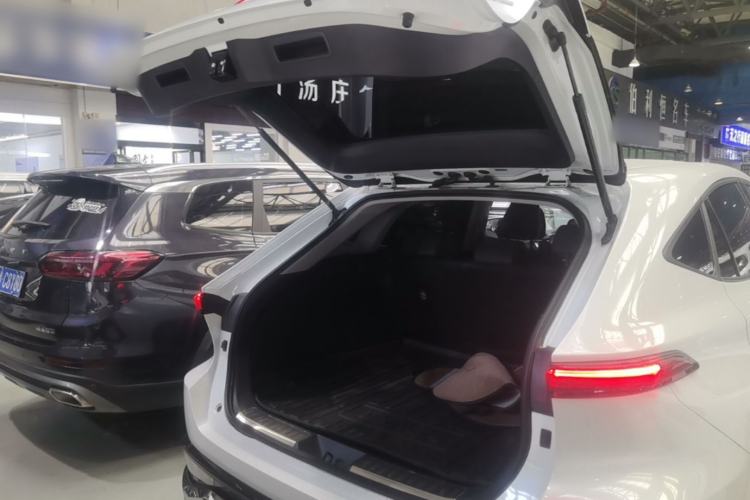 Used Toyota Venza 2023 2.0L CVT Two-Wheel Drive Luxury Edition Trunk