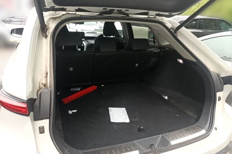 Used Toyota Venza 2023 2.0L CVT Two-Wheel Drive Prestige Version Trunk