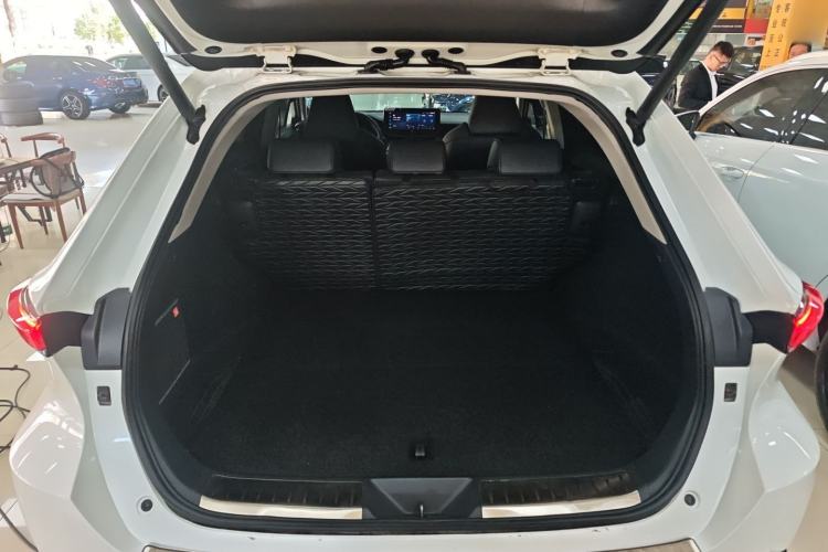 Used Toyota Venza 2023 2.5L Smart Electric Hybrid Dual-Drive Prestige Version Trunk