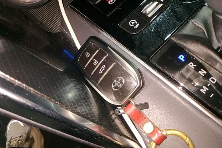 Used Toyota Venza 2023 2.0L CVT Two-Wheel Drive Prestige Version Vehicle Key