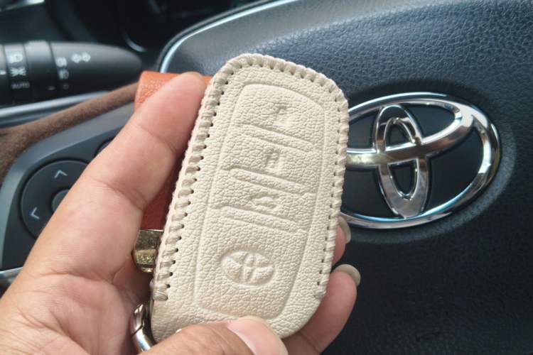Used Toyota Venza 2023 2.0L CVT Two-Wheel Drive Prestige Version Vehicle Key