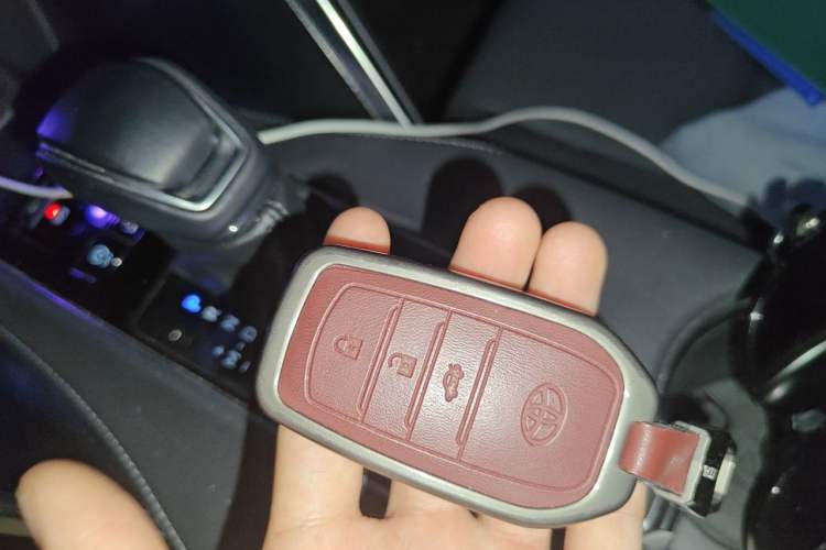 Used Toyota Venza 2023 2.0L CVT Two-Wheel Drive Prestige Version Vehicle Key