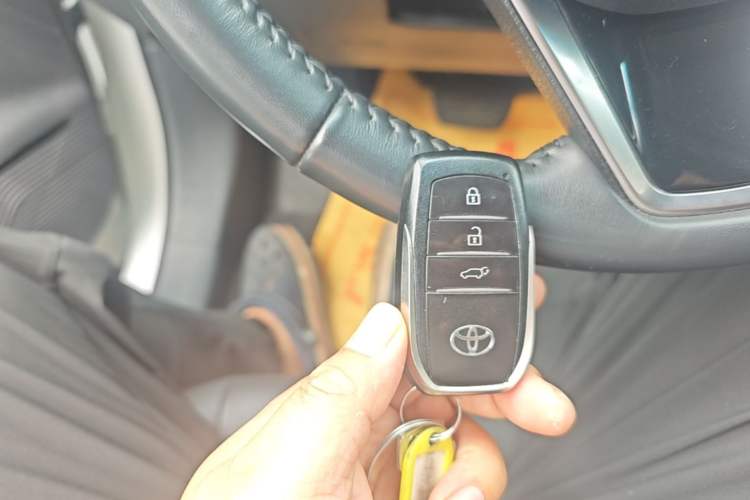 Used Toyota Venza 2023 2.0L CVT Two-Wheel Drive Prestige Version Vehicle Key