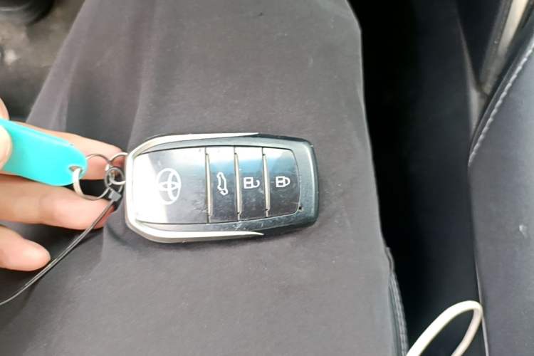 Used Toyota Venza 2023 2.0L CVT Two-Wheel Drive Prestige Version Vehicle Key