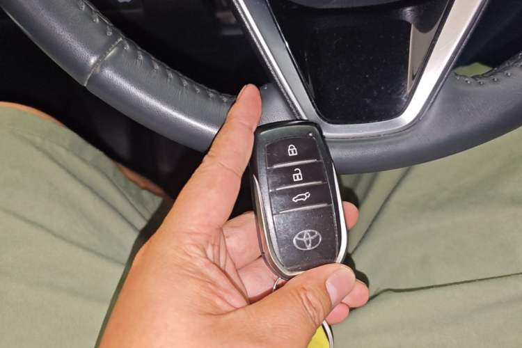 Used Toyota Venza 2023 2.0L CVT Two-Wheel Drive Prestige Version Vehicle Key