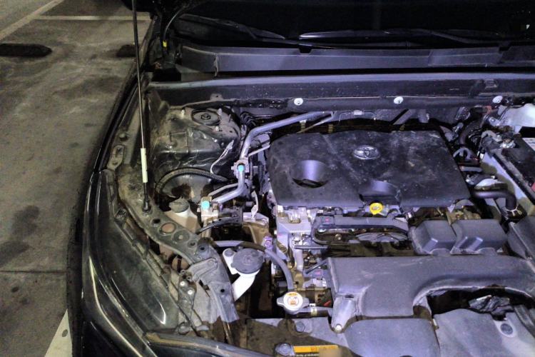 Used Toyota Venza 2024 2.0L CVT Two-Wheel Drive Luxury Edition Engine Bay Right