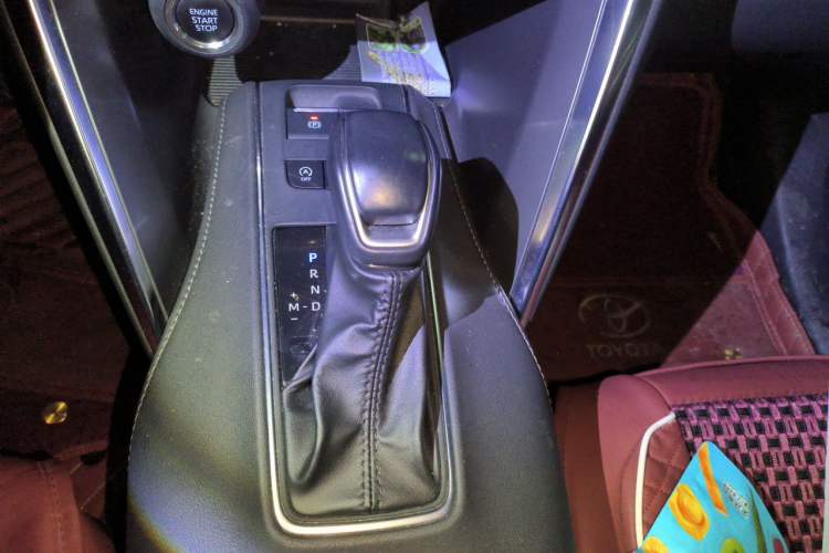 Used Toyota Venza 2024 2.0L CVT Two-Wheel Drive Luxury Edition Gear Lever