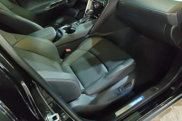 Used Toyota Venza 2024 2.0L CVT Two-Wheel Drive Prestige Edition Right Front Seat