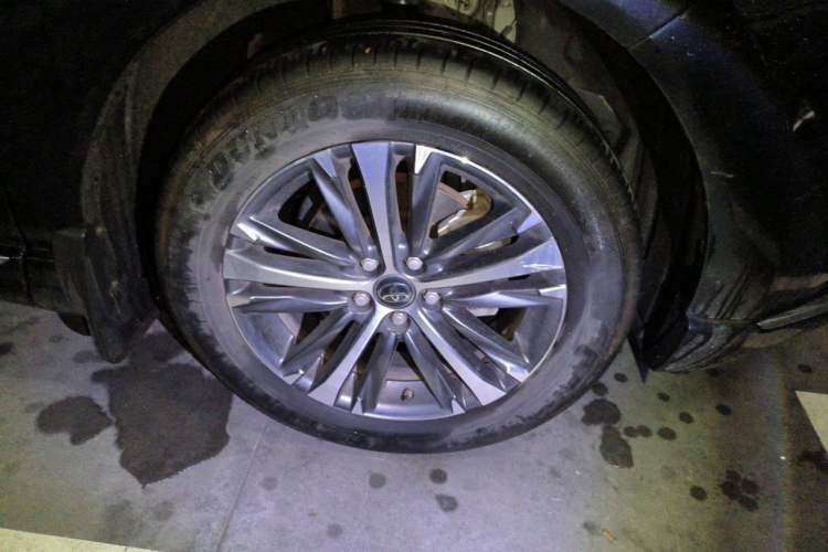 Used Toyota Venza 2024 2.0L CVT Two-Wheel Drive Luxury Edition Right Front Wheel Hub