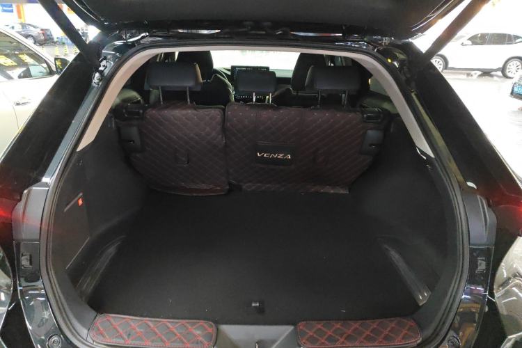 Used Toyota Venza 2024 2.0L CVT Two-Wheel Drive Prestige Edition Trunk