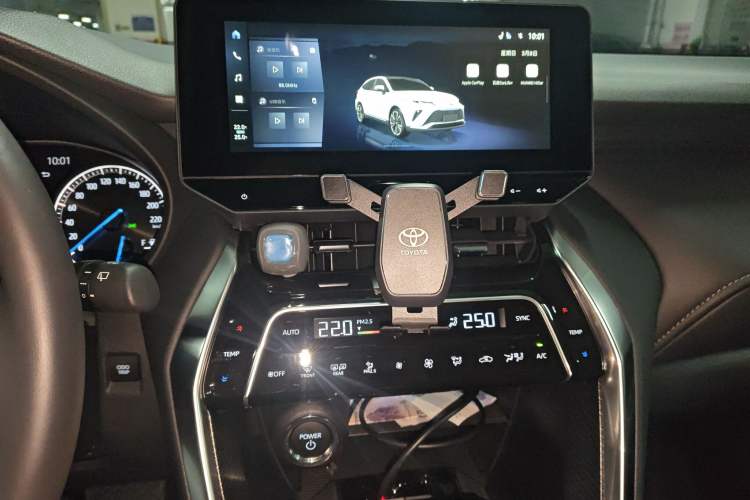 Used Toyota Venza 2024 2.5L Smart Electric Hybrid Dual-Drive Luxury PLUS Edition Audio And AC Panel