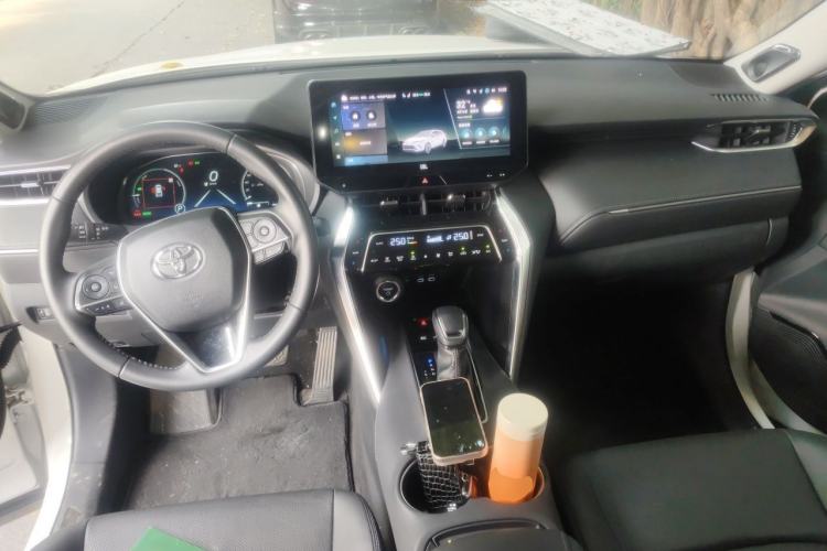 Used Toyota Venza 2024 2.5L Smart e-Power Dual-Motor Two-Wheel Drive Luxury Edition Center Console
