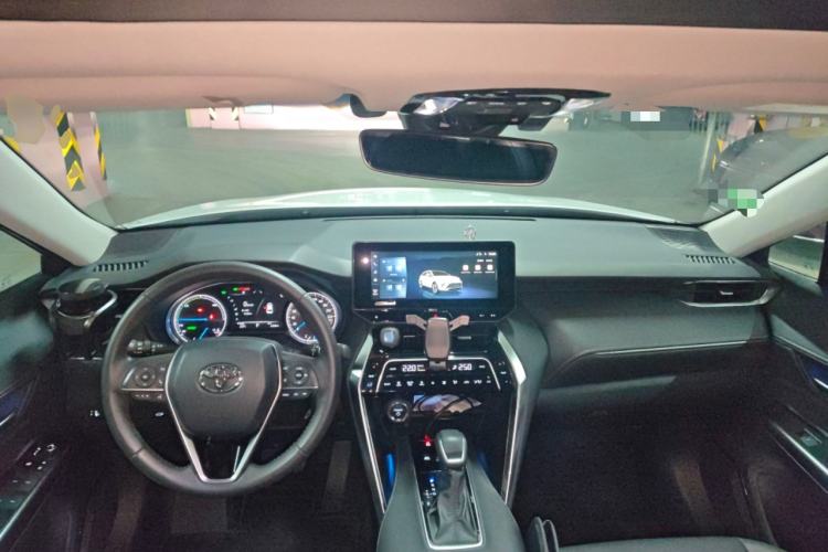 Used Toyota Venza 2024 2.5L Smart Electric Hybrid Dual-Drive Luxury PLUS Edition Center Console