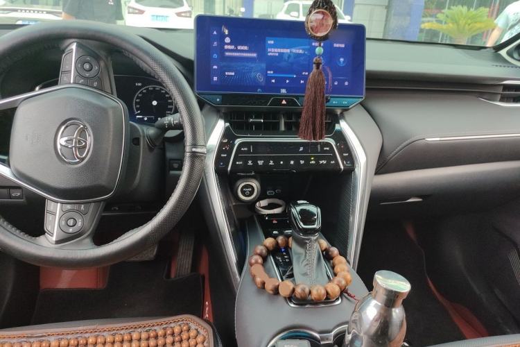 Used Toyota Venza 2024 2.5L Smart Electric Hybrid Dual-Drive Tech Edition Center Console