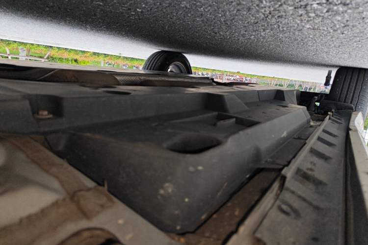 Used Toyota Venza 2024 2.0L CVT Two-Wheel Drive Tech Edition Chassis Front Right