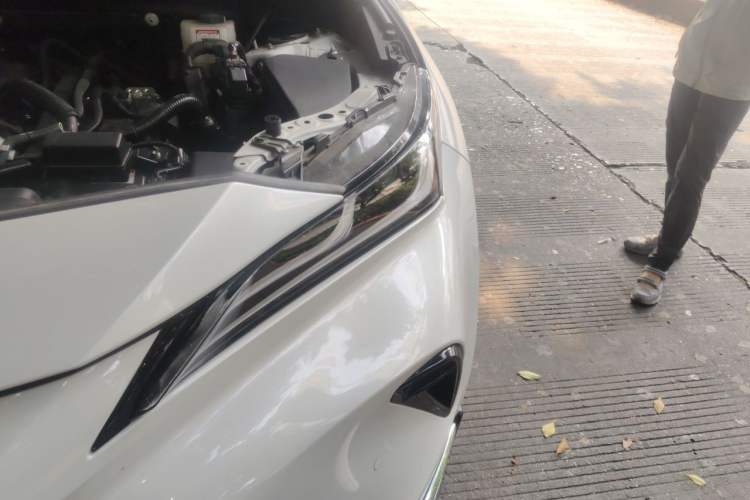 Used Toyota Venza 2024 2.5L Smart e-Power Dual-Motor Two-Wheel Drive Luxury Edition Engine Bay Left