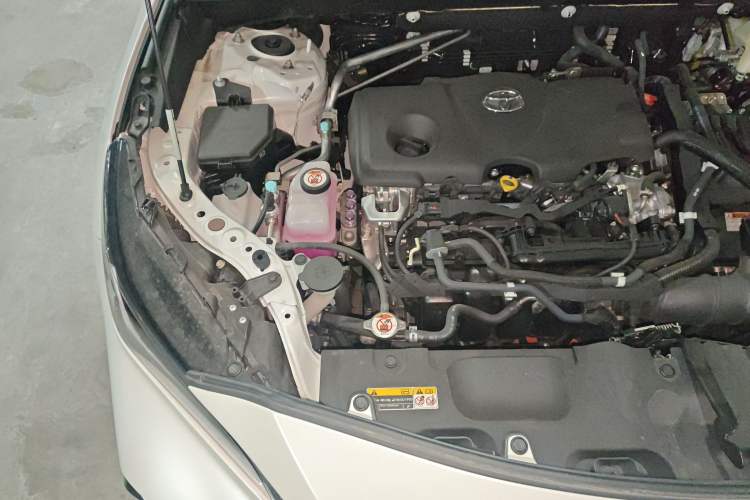 Used Toyota Venza 2024 2.5L Smart Electric Hybrid Dual-Drive Luxury PLUS Edition Engine Bay Right