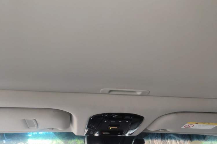 Used Toyota Venza 2024 2.5L Smart e-Power Dual-Motor Two-Wheel Drive Luxury Edition Headliner