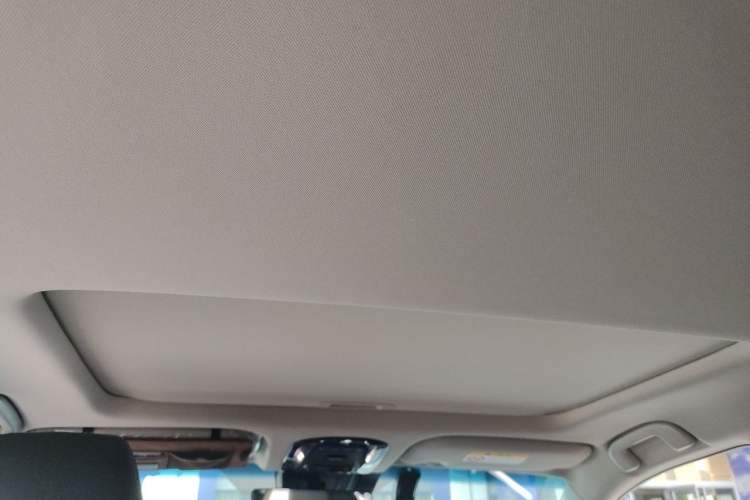 Used Toyota Venza 2024 2.5L Smart Electric Hybrid Dual-Drive Tech Edition Headliner