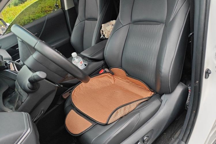 Used Toyota Venza 2024 2.0L CVT Two-Wheel Drive Tech Edition Left Front Seat