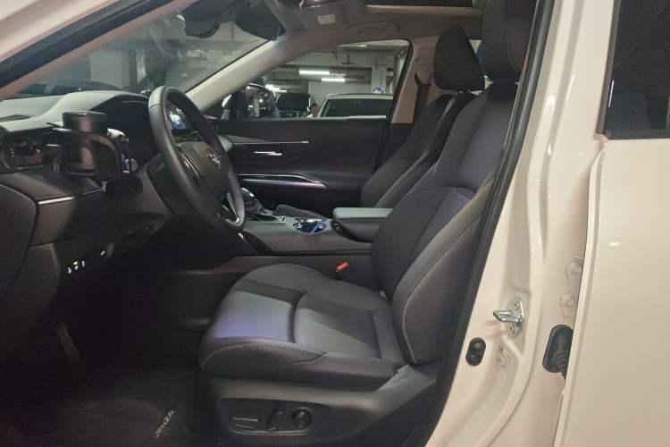 Used Toyota Venza 2024 2.5L Smart Electric Hybrid Dual-Drive Luxury PLUS Edition Left Front Seat