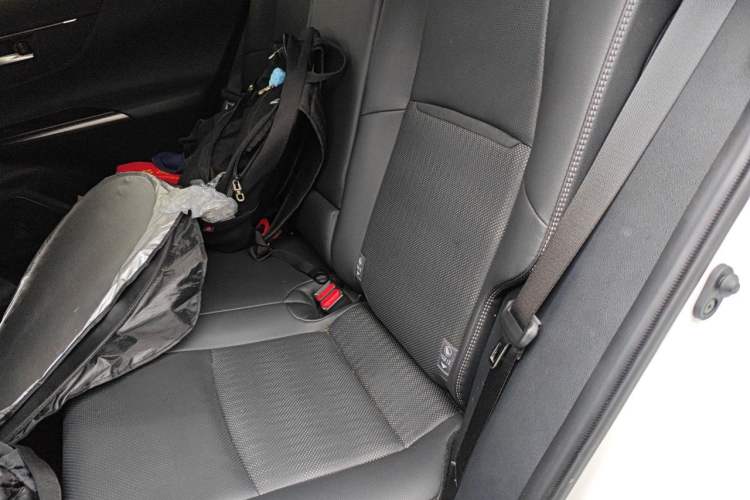 Used Toyota Venza 2024 2.0L CVT Two-Wheel Drive Tech Edition Left Rear Seat