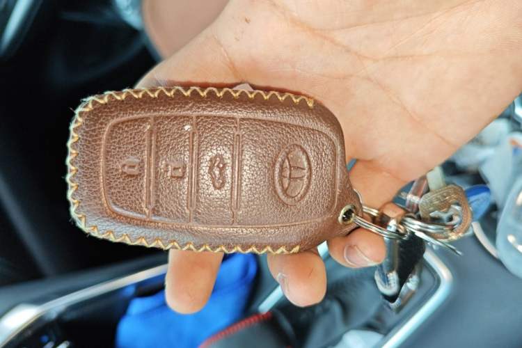 Used Toyota Venza 2024 2.0L CVT Two-Wheel Drive Tech Edition Vehicle Key
